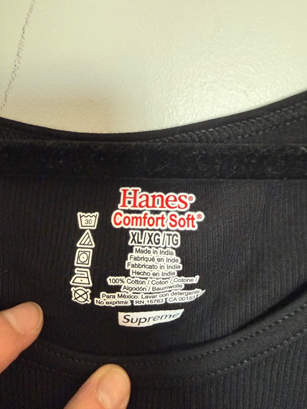 3 x supreme singlets - Picture 2 of 4